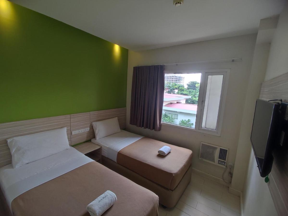 Westpoint Hotel Cebu Extérieur photo
