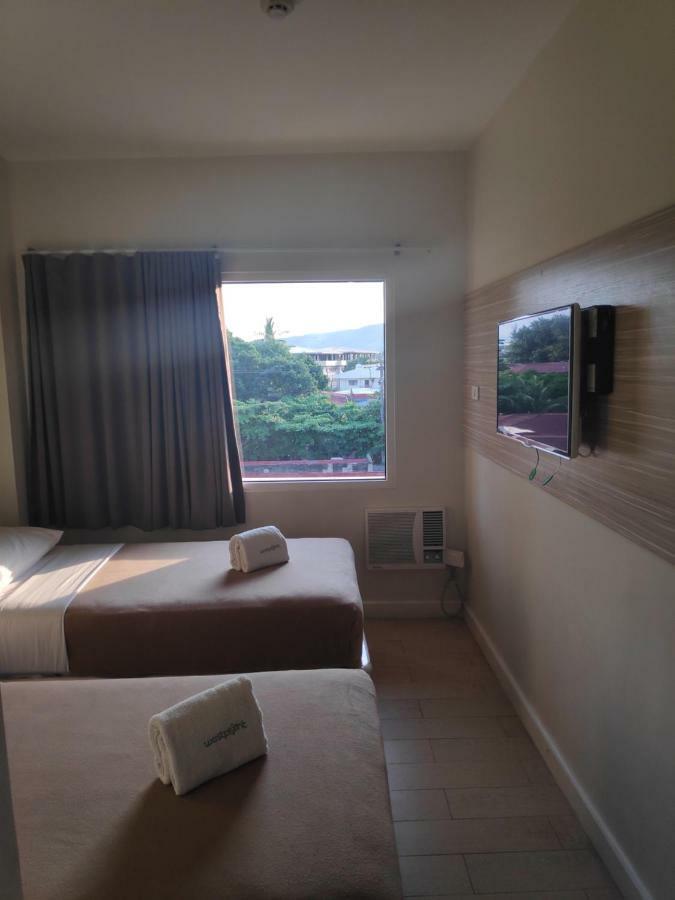 Westpoint Hotel Cebu Extérieur photo