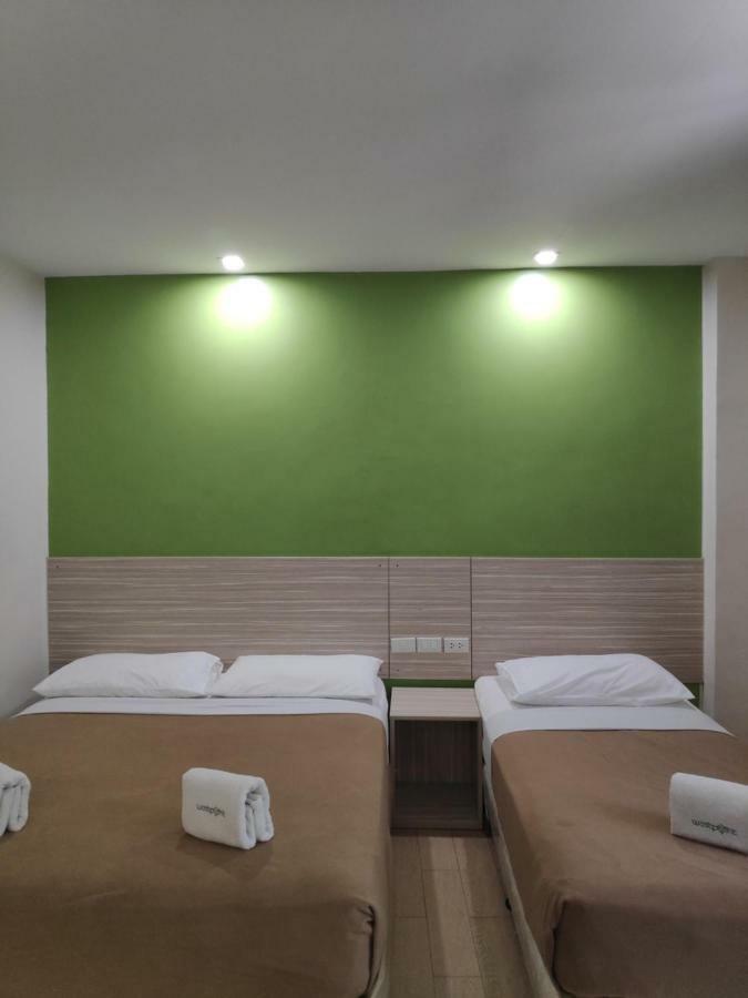 Westpoint Hotel Cebu Extérieur photo