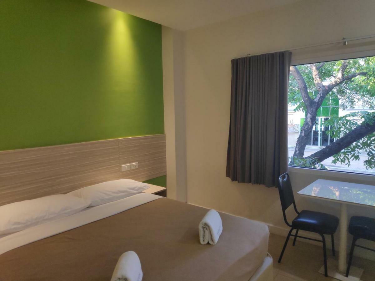 Westpoint Hotel Cebu Extérieur photo