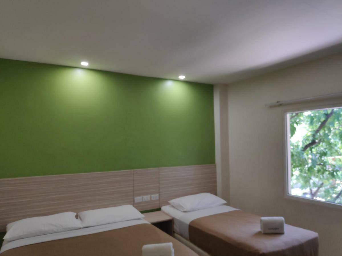 Westpoint Hotel Cebu Extérieur photo